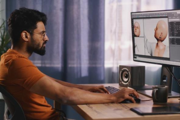 Person using Splashtop to connect to their high-powered machine at work with 3D programs
